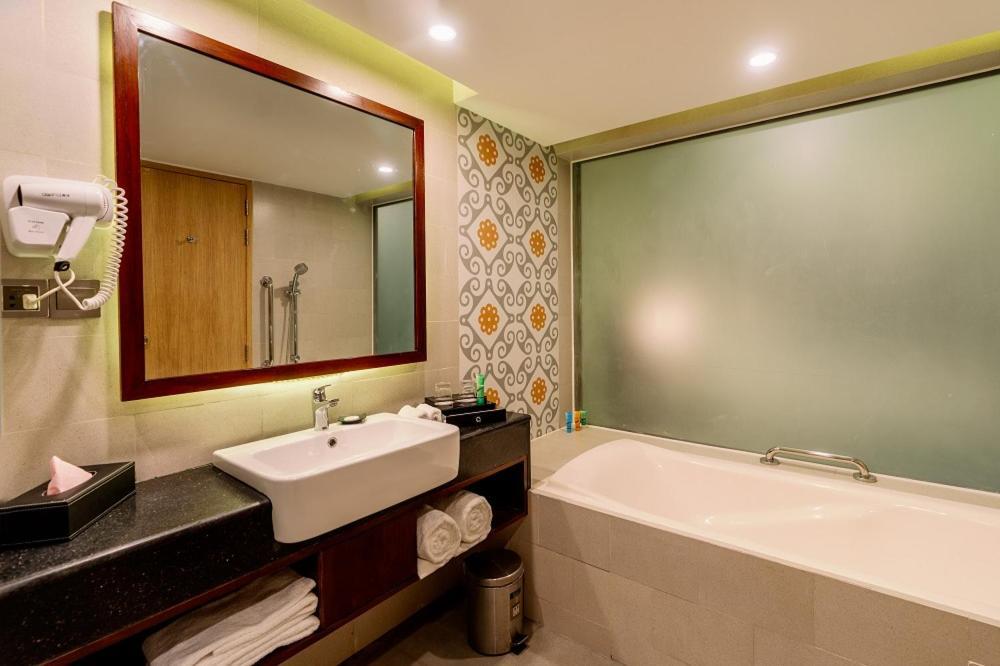Best Western Heritage Cox's Bazar Extérieur photo